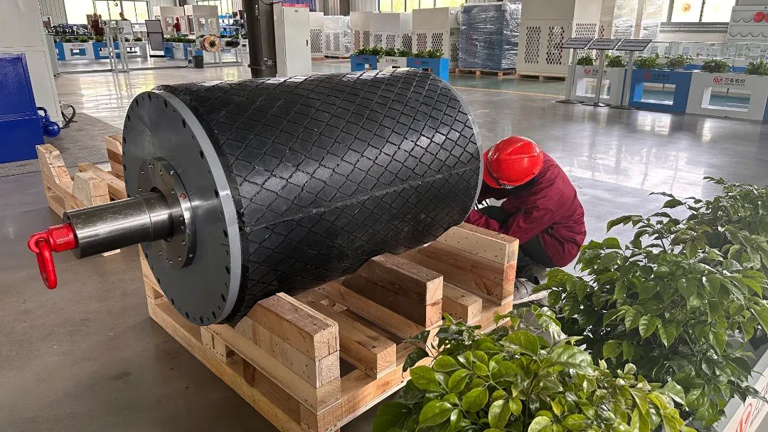 Our company completed the production and delivery of 10 permanent magnetic rollers for mining in 45 days